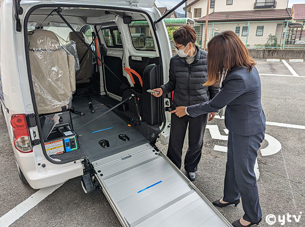 福祉車両贈呈の模様