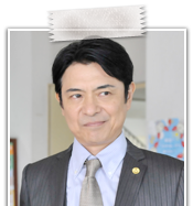 正体不明の男(升 毅)